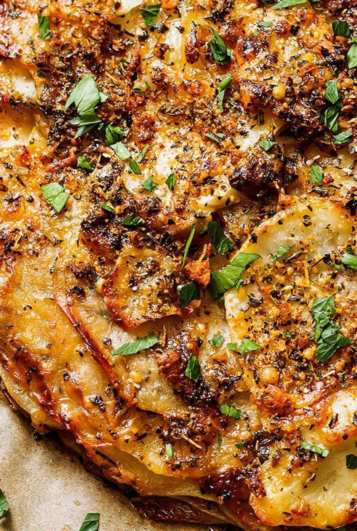 Baked Garlic and Parmesan Potato Cake - #recipe by #eatwell101 - https://www.eatwell101.com/garlic-parmesan-potato-cake