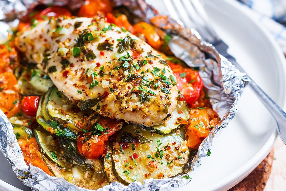 Honey Dijon Chicken and Veggies Foil Packs — Eatwell101