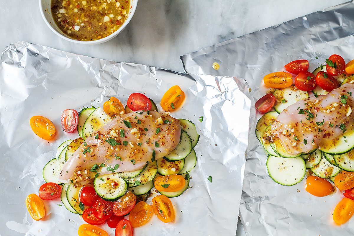 Chicken in Foil Packets – #eatwell101 #recipe #chicken #dinner - So NOURISHING and packed with TONS OF FLAVOR! Chicken breasts cooked in foil packets are amazingly moist and tender.