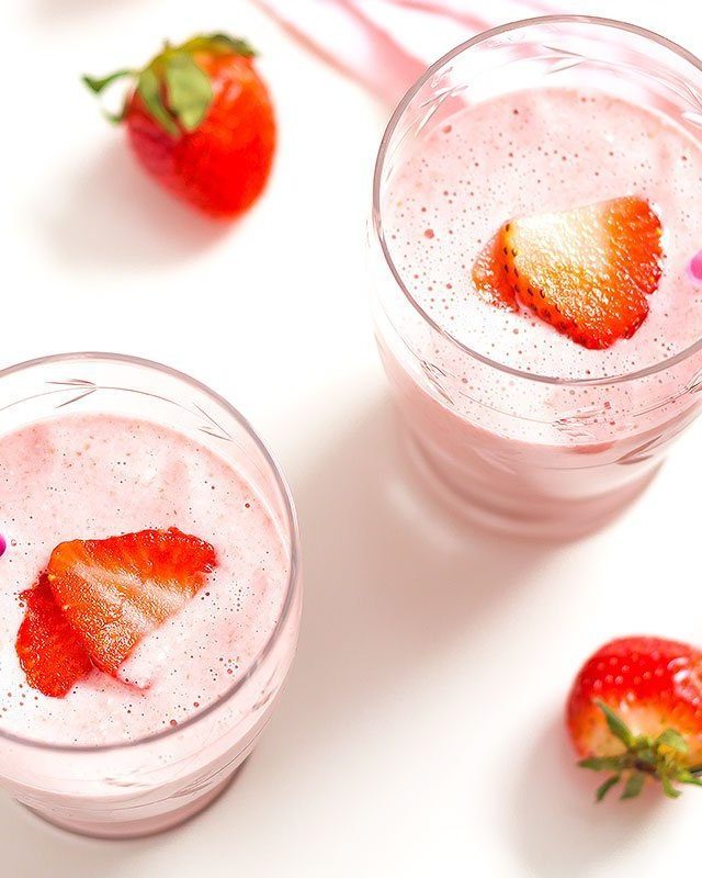 Banana Strawberry and Ginger Smoothie - #recipe by #eatwell101 - https://www.eatwell101.com/strawberry-smoothie-with-ginger