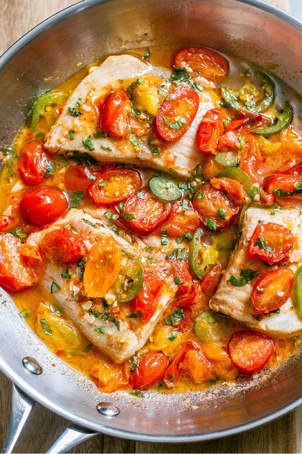 Pan-Seared Tilapia in Tomato Basil Sauce - #recipe by #eatwell101 - https://www.eatwell101.com/tilapia-recipe-in-tomato-basil-sauce