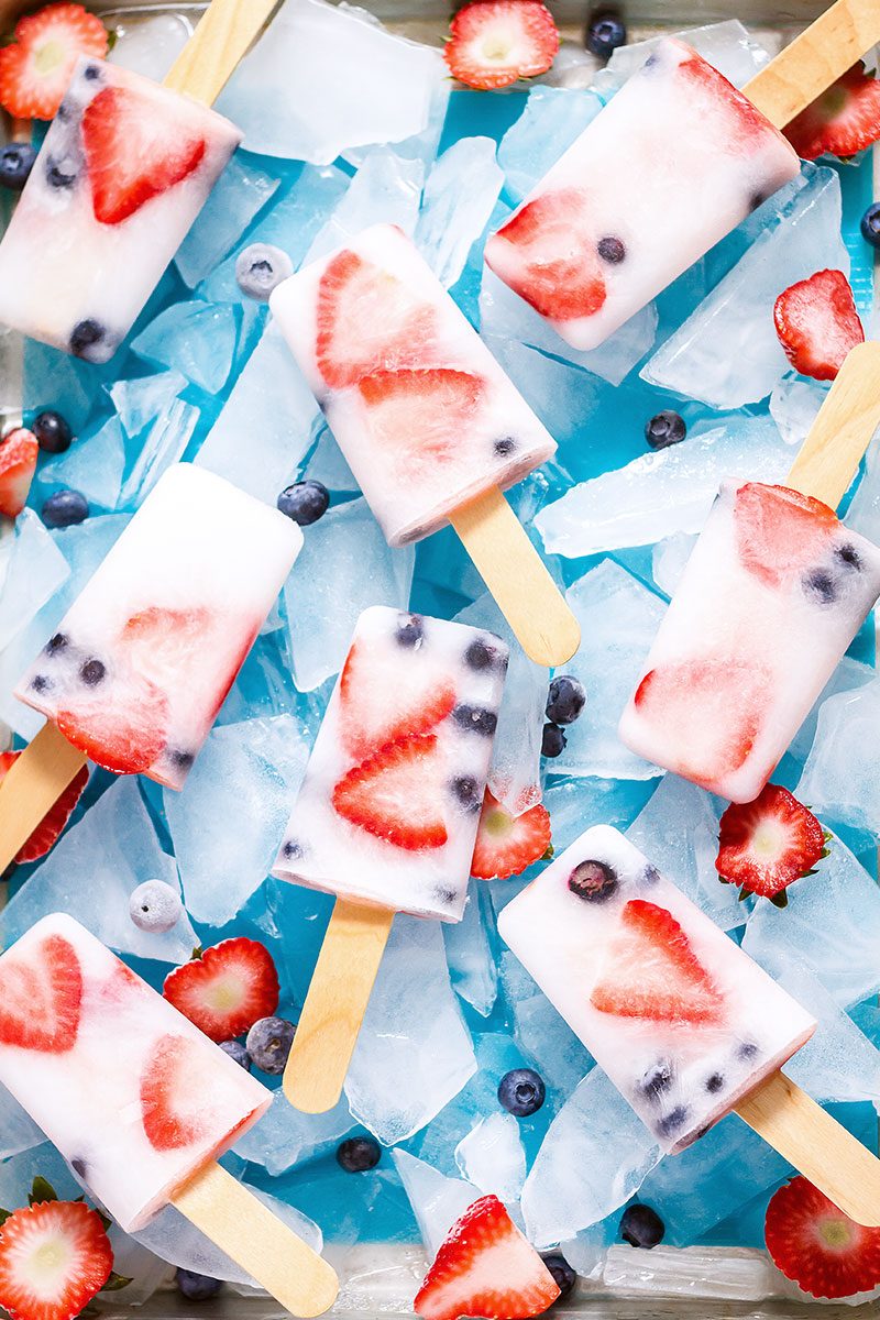 Strawberry & Blueberry Margarita Popsicles - #recipe by #eatwell101 - https://www.eatwell101.com/margarita-popsicles-recipe-with-strawberry-blueberry