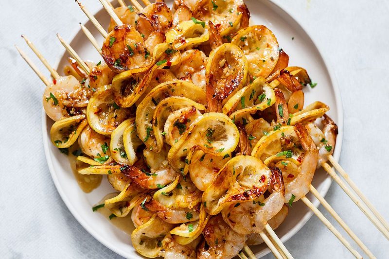 Grilled Shrimp with Honey Garlic Lemon Glaze - #recipe by #eatwell101 - https://www.eatwell101.com/grilled-shrimp-recipe