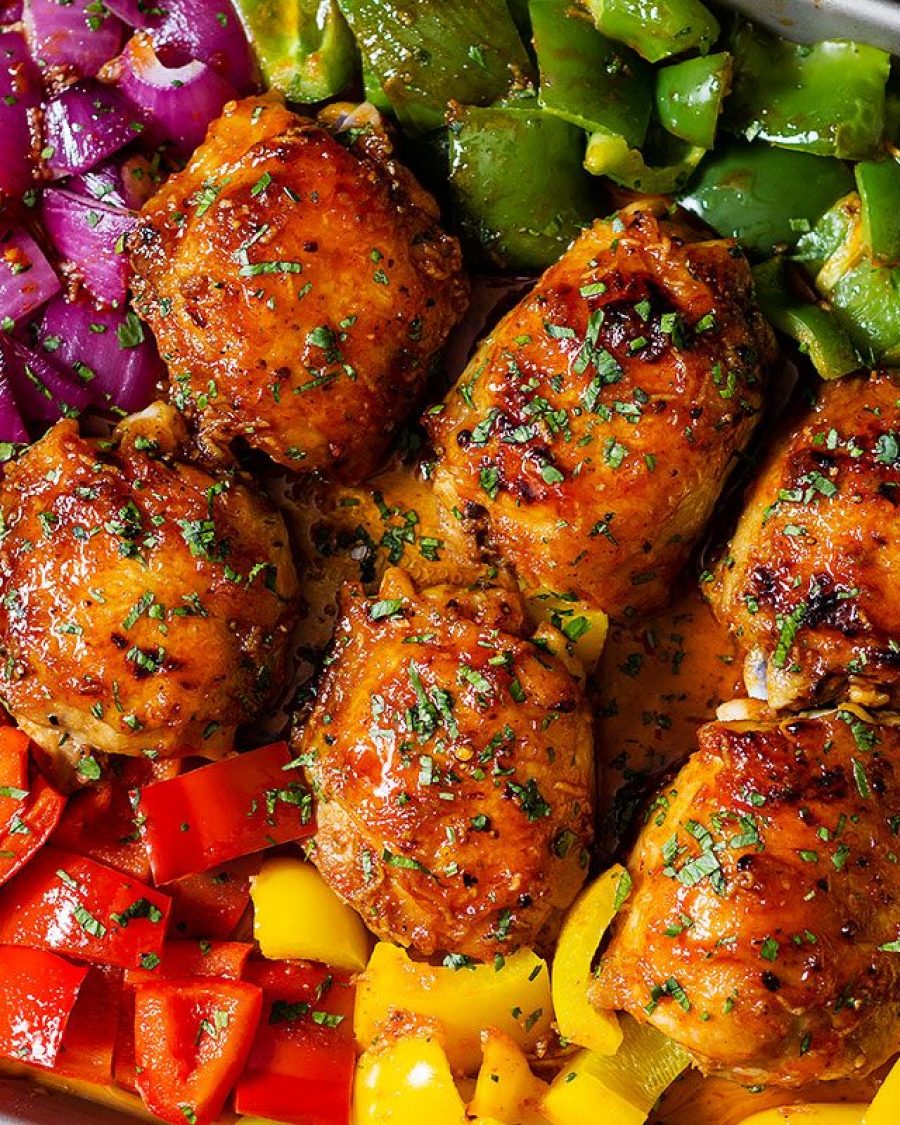 Sheet-Pan Honey Chili Chicken with Veggies - #recipe by #eatwell101 - https://www.eatwell101.com/honey-chili-chicken-sheet-pan-dinner