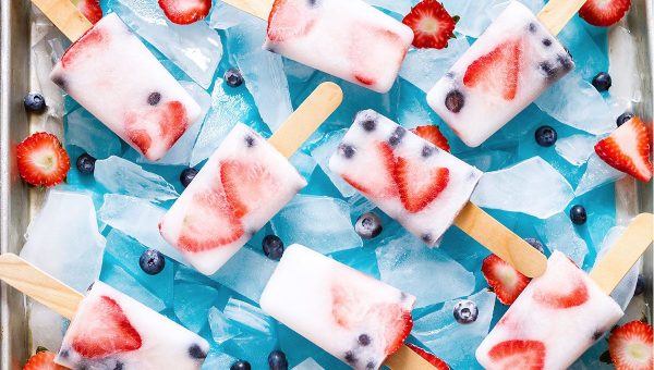 Strawberry & Blueberry Margarita Popsicles - #recipe by #eatwell101 - https://www.eatwell101.com/margarita-popsicles-recipe-with-strawberry-blueberry