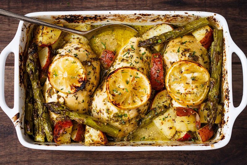 Baked Chicken Breasts with Lemon & Veggies - #recipe by #eatwell101 - https://www.eatwell101.com/baked-chicken-breasts-recipe