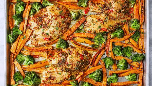 Sheet-Pan Chili-Lime Tilapia Recipe with Veggies - #recipe by #eatwell101 - https://www.eatwell101.com/sheet-pan-tilapia-white-fish-recipe