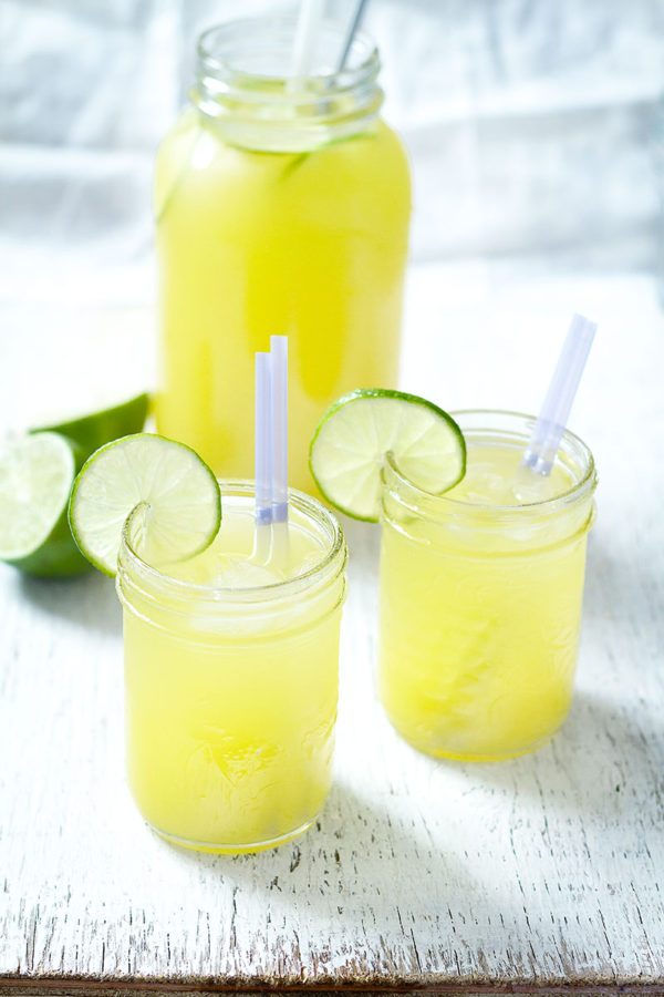 Fresh Pineapple Margarita - #recipe by #eatwell101 - https://www.eatwell101.com/pineapple-margarita-recipe