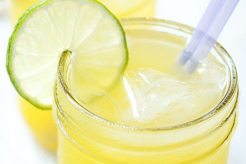 Fresh Pineapple Margarita - #recipe by #eatwell101 - https://www.eatwell101.com/pineapple-margarita-recipe