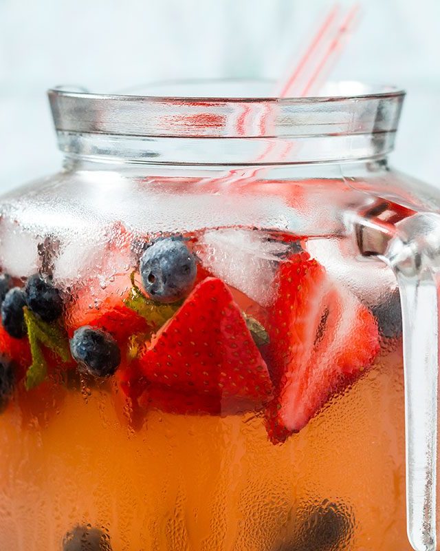 Perfect Fruity Iced Tea - #recipe by #eatwell101 - https://www.eatwell101.com/iced-tea-recipe