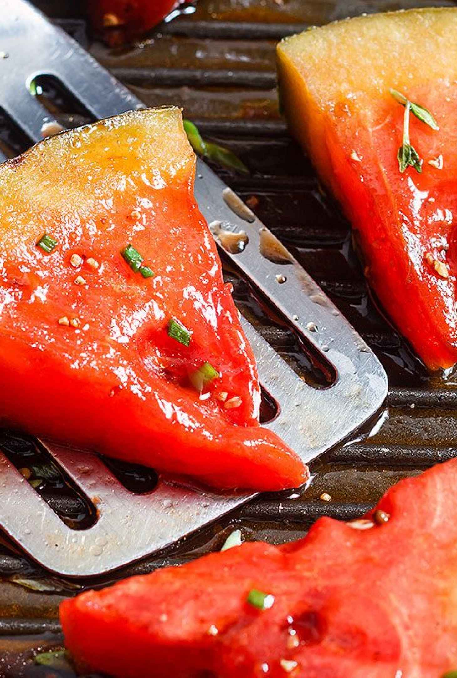 Grilled Watermelon with Honey Balsamic Glaze - #recipe by #eatwell101 - https://www.eatwell101.com/grilled-watermelon-recipe