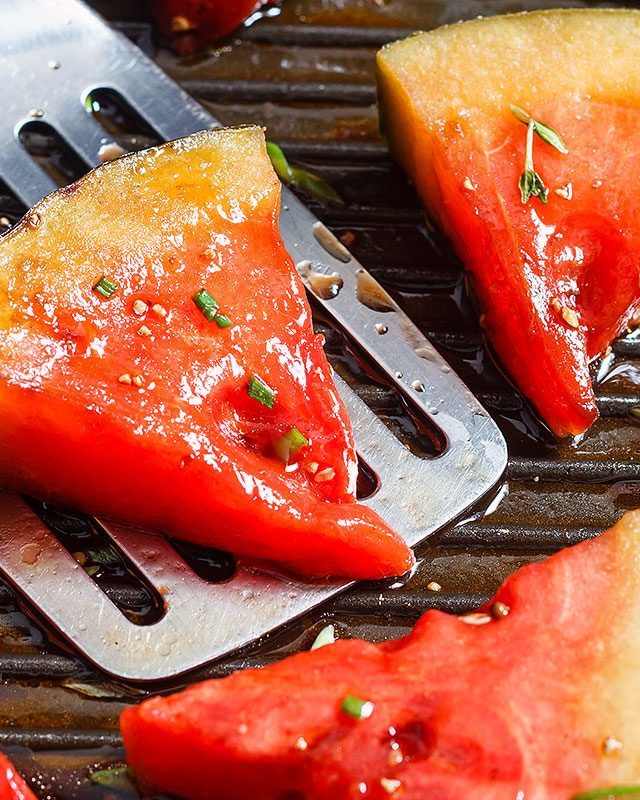 Grilled Watermelon with Honey Balsamic Glaze - #recipe by #eatwell101 - https://www.eatwell101.com/grilled-watermelon-recipe