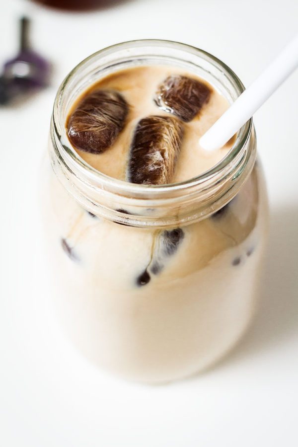 Easy Iced Coffee Recipe - #recipe by #eatwell101 - https://www.eatwell101.com/mocha-iced-coffee-recipe
