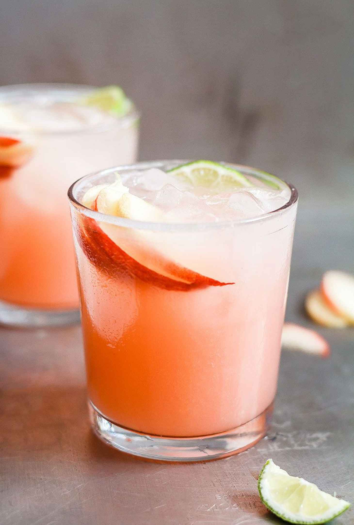Homemade Lemonade with Fresh Peach - #recipe by #eatwell101 - https://www.eatwell101.com/homemade-lemonade-recipe-with-fresh-peach