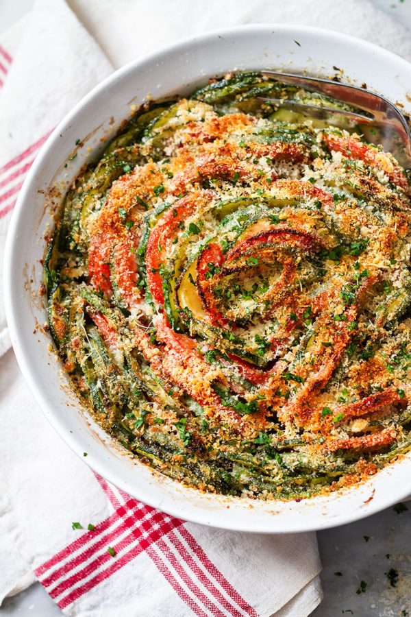 Roasted Garlic-Parmesan Zucchini & Tomatoes - #recipe by #eatwell101 - https://www.eatwell101.com/roasted-tomato-zucchini-recipe