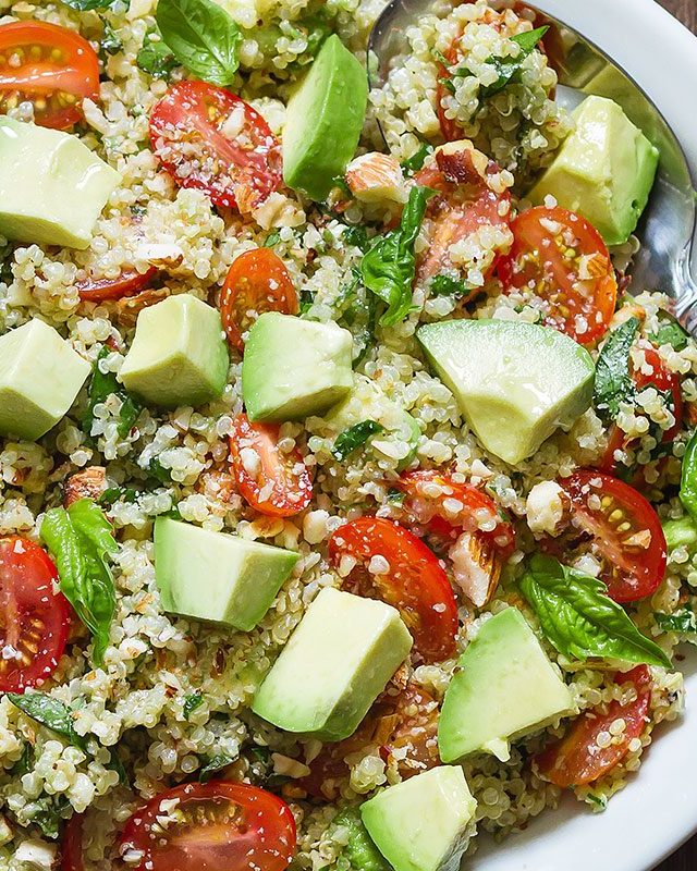 Avocado Quinoa Salad - #recipe by #eatwell101 - https://www.eatwell101.com/quinoa-and-avocado-salad-recipe