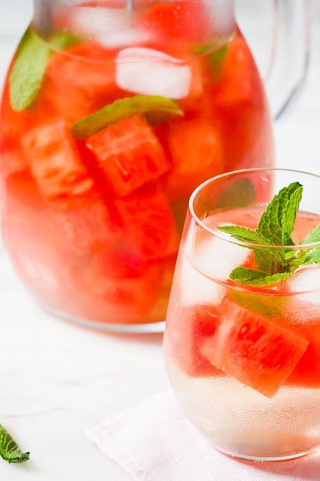 40+ Refreshing Drinks to Try this Summer