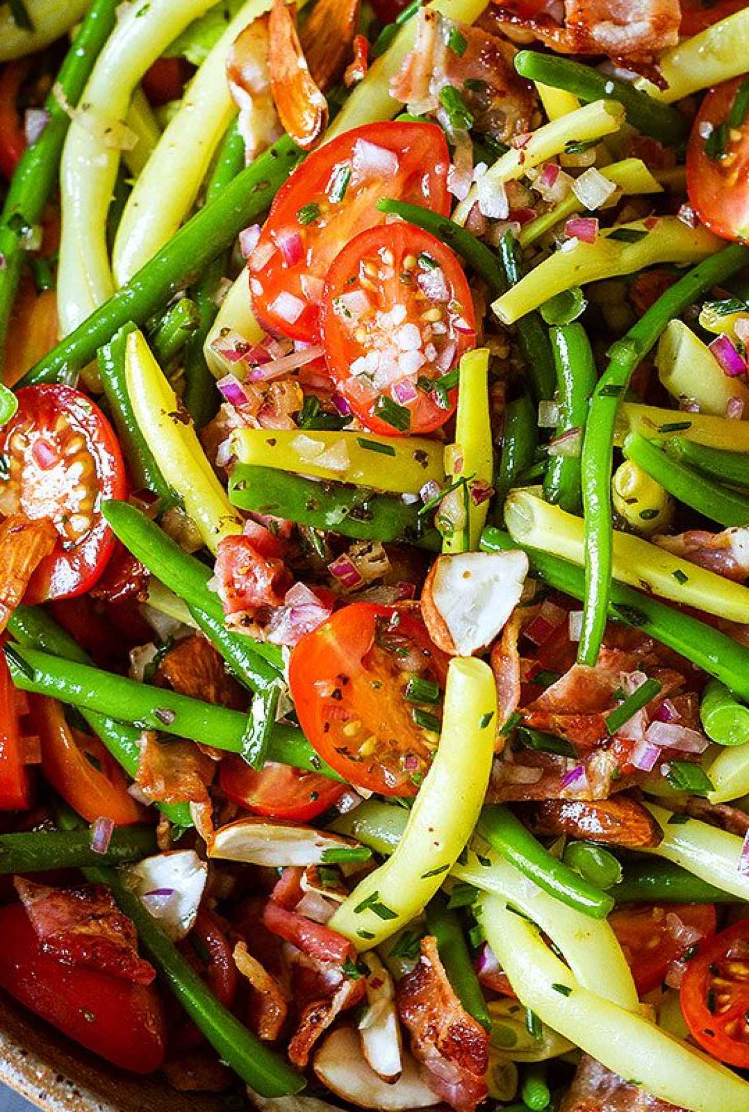 Bean Salad with Bacon, Tomato - #recipe by #eatwell101 - https://www.eatwell101.com/bean-salad-recipe