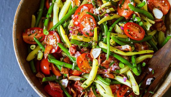 Bean Salad with Bacon, Tomato - #recipe by #eatwell101 - https://www.eatwell101.com/bean-salad-recipe