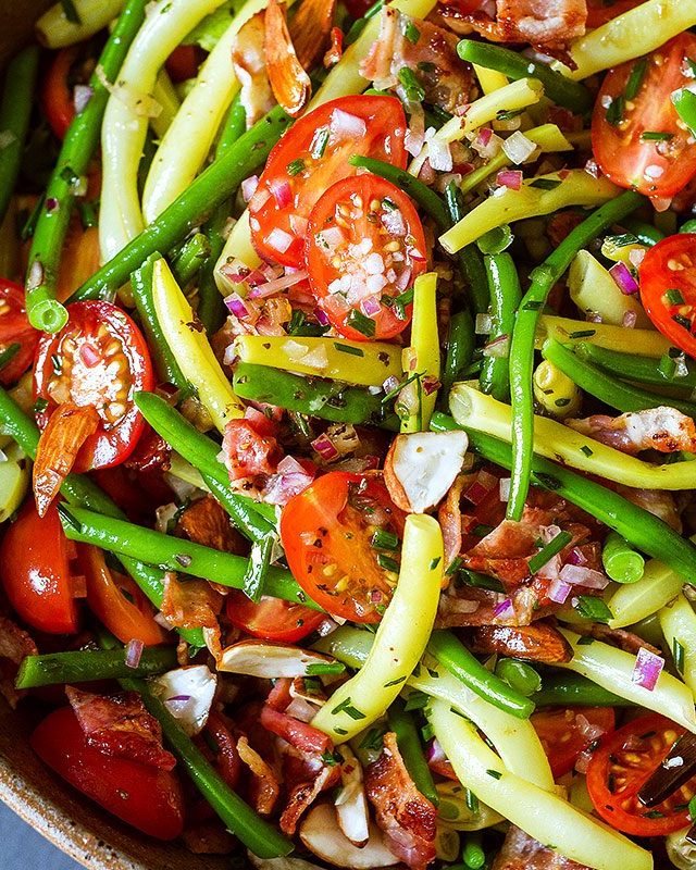 Bean Salad with Bacon, Tomato - #recipe by #eatwell101 - https://www.eatwell101.com/bean-salad-recipe