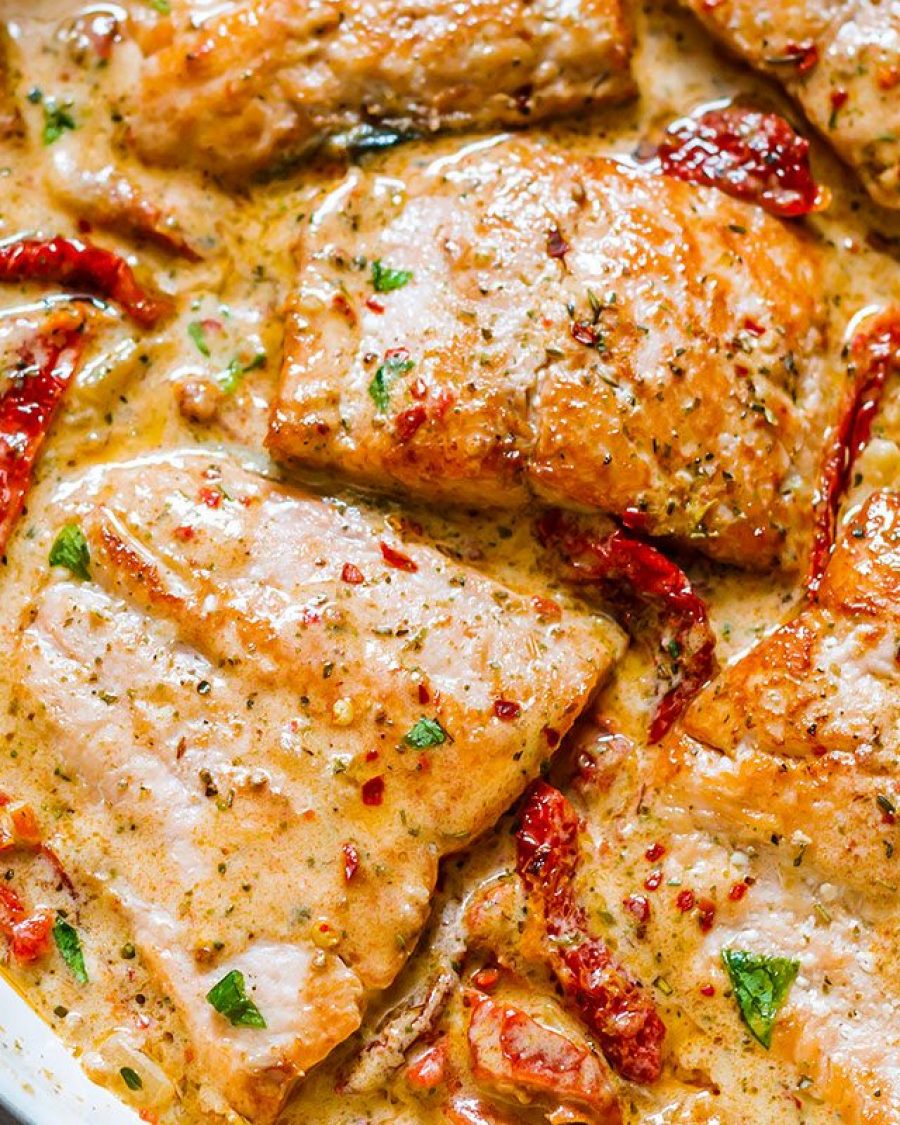 Pan Seared Salmon with Sun-Dried Tomato Cream Sauce - #recipe by #eatwell101 - https://www.eatwell101.com/pan-seared-salmon-recipe