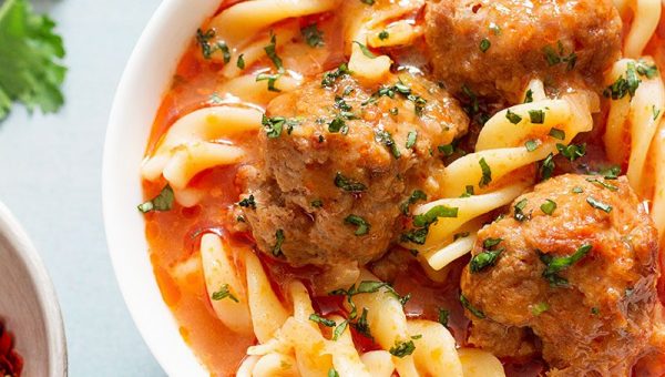 9 Easy Slow Cooker Recipes for Busy Nights - #recipe by #eatwell101 - https://www.eatwell101.com/slow-cooker-recipes