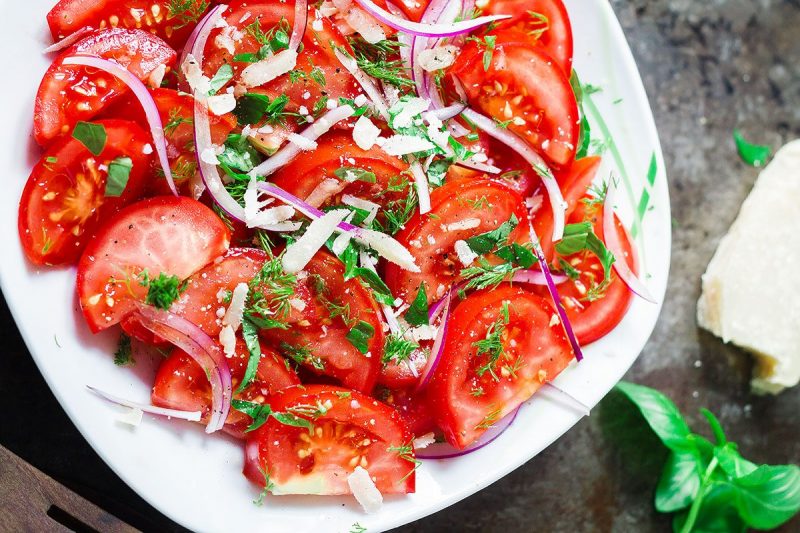 Fresh Herbs and Tomato Salad - #recipe by #eatwell101 - https://www.eatwell101.com/tomato-salad-recipe