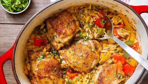 One-Pot Chicken Fajita With Orzo Pasta - #recipe by #eatwell101 - https://www.eatwell101.com/chicken-fajita-recipe-with-orzo