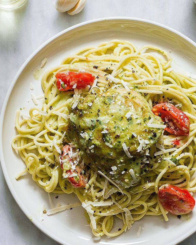 Chicken Pesto Pasta - #recipe by #eatwell101 - https://www.eatwell101.com/chicken-pesto-pasta-recipe