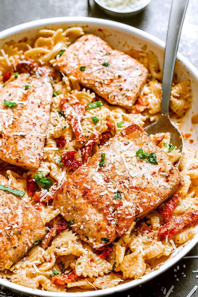Creamy Sun-Dried Tomato Salmon Pasta