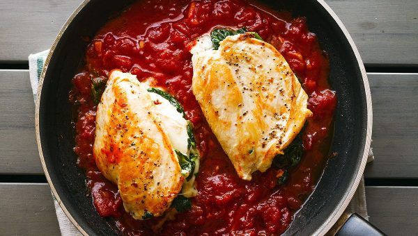 Stuffed Chicken Breast with Mozzarella and Spinach - #recipe by #eatwell101 - https://www.eatwell101.com/stuffed-chicken-breast-recipe