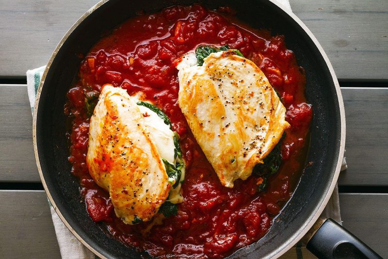 Stuffed Chicken Breast with Mozzarella and Spinach - #recipe by #eatwell101 - https://www.eatwell101.com/stuffed-chicken-breast-recipe