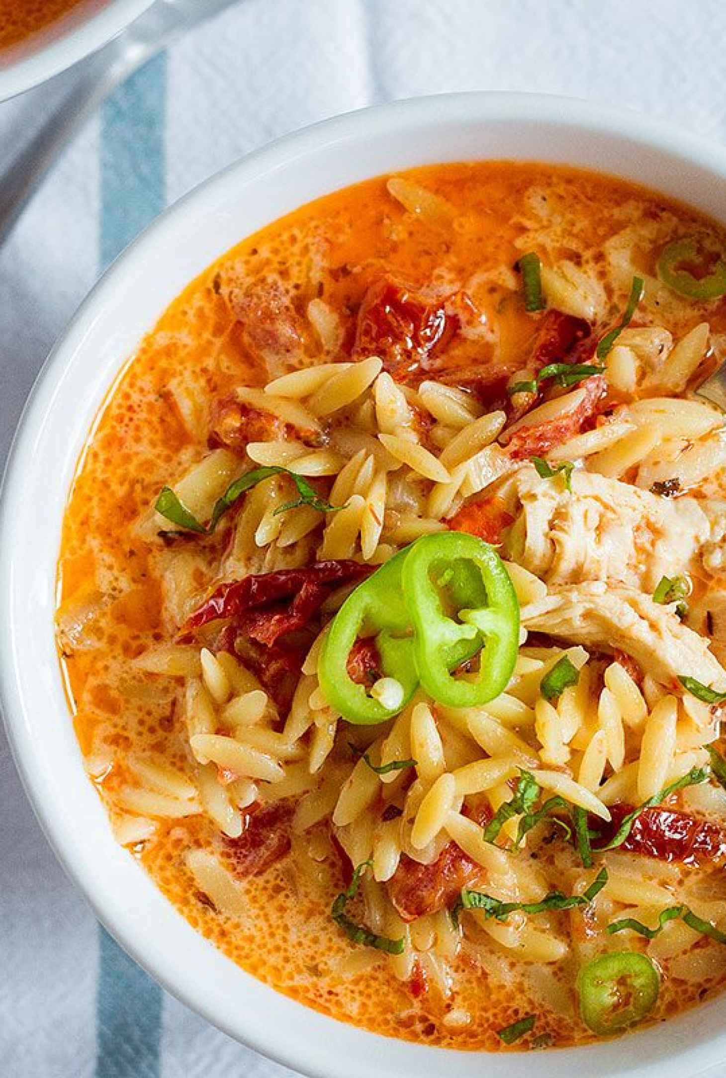 Chicken Orzo Soup with Sun-dried Tomatoes - #recipe by #eatwell101 - https://www.eatwell101.com/chicken-orzo-soup-recipe