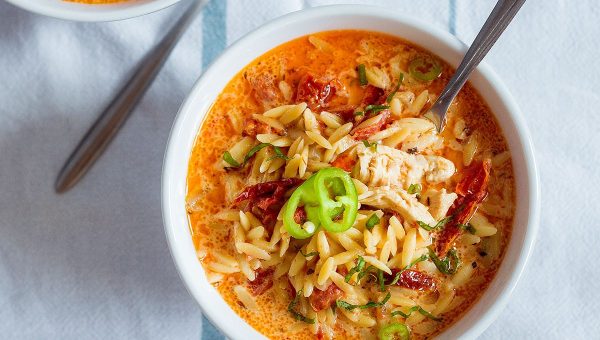 Chicken Orzo Soup with Sun-dried Tomatoes - #recipe by #eatwell101 - https://www.eatwell101.com/chicken-orzo-soup-recipe