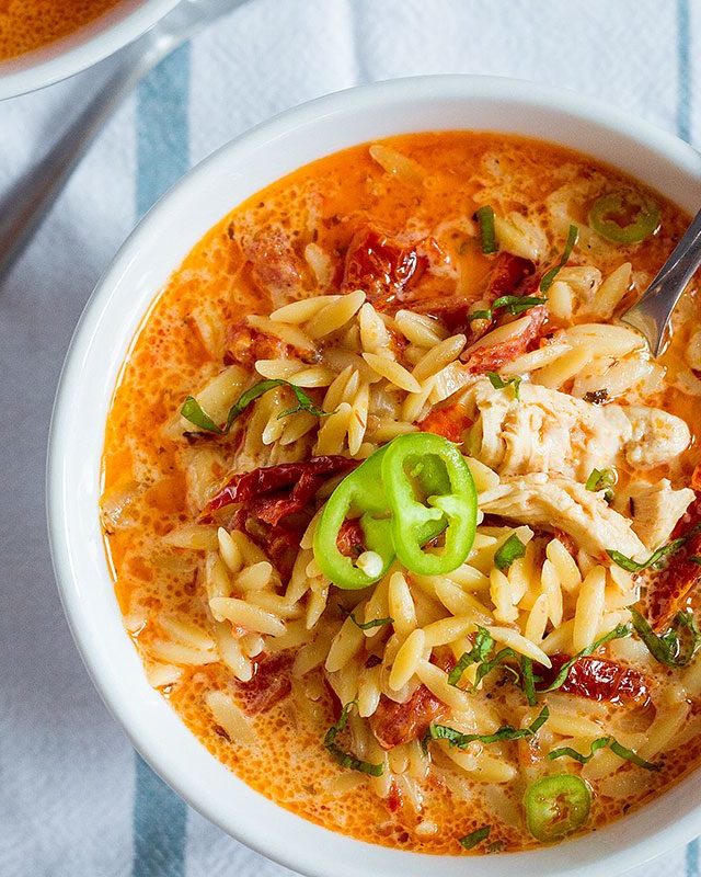 Chicken Orzo Soup with Sun-dried Tomatoes - #recipe by #eatwell101 - https://www.eatwell101.com/chicken-orzo-soup-recipe