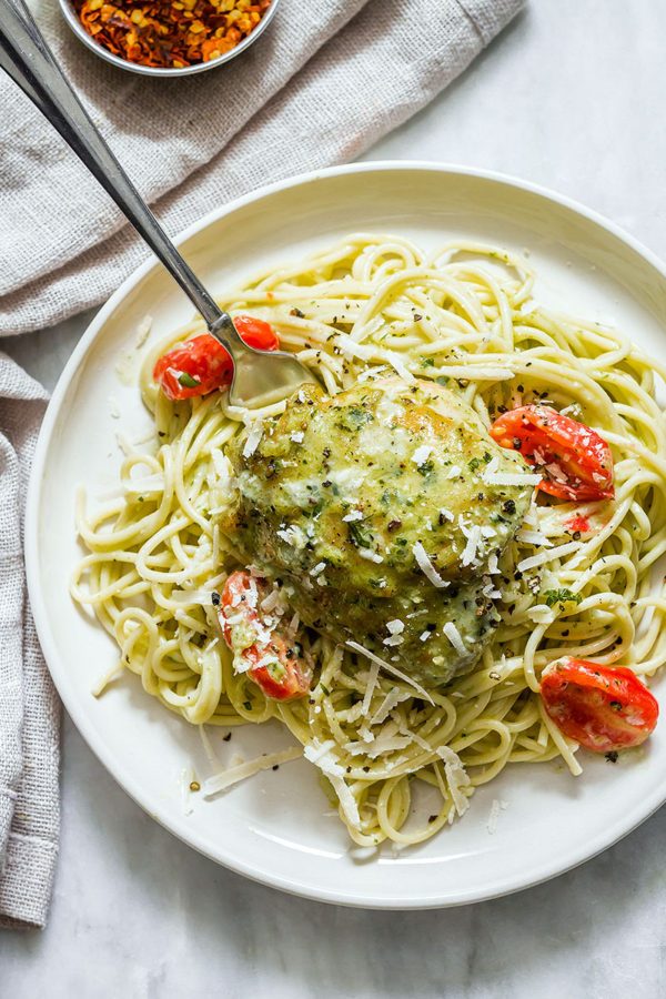 Chicken Pesto Pasta - #recipe by #eatwell101 - https://www.eatwell101.com/chicken-pesto-pasta-recipe