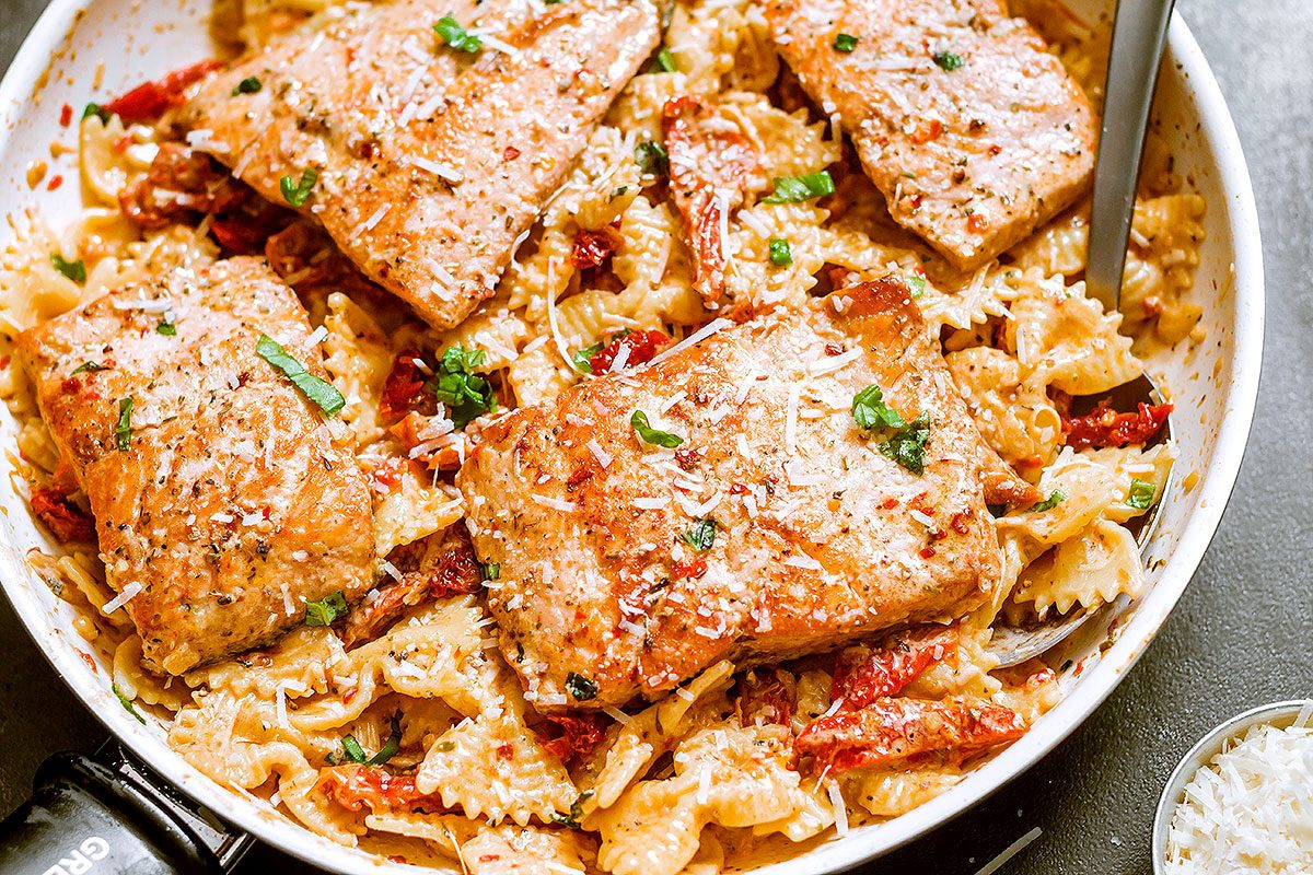 Creamy Sun-Dried Tomato Salmon Pasta