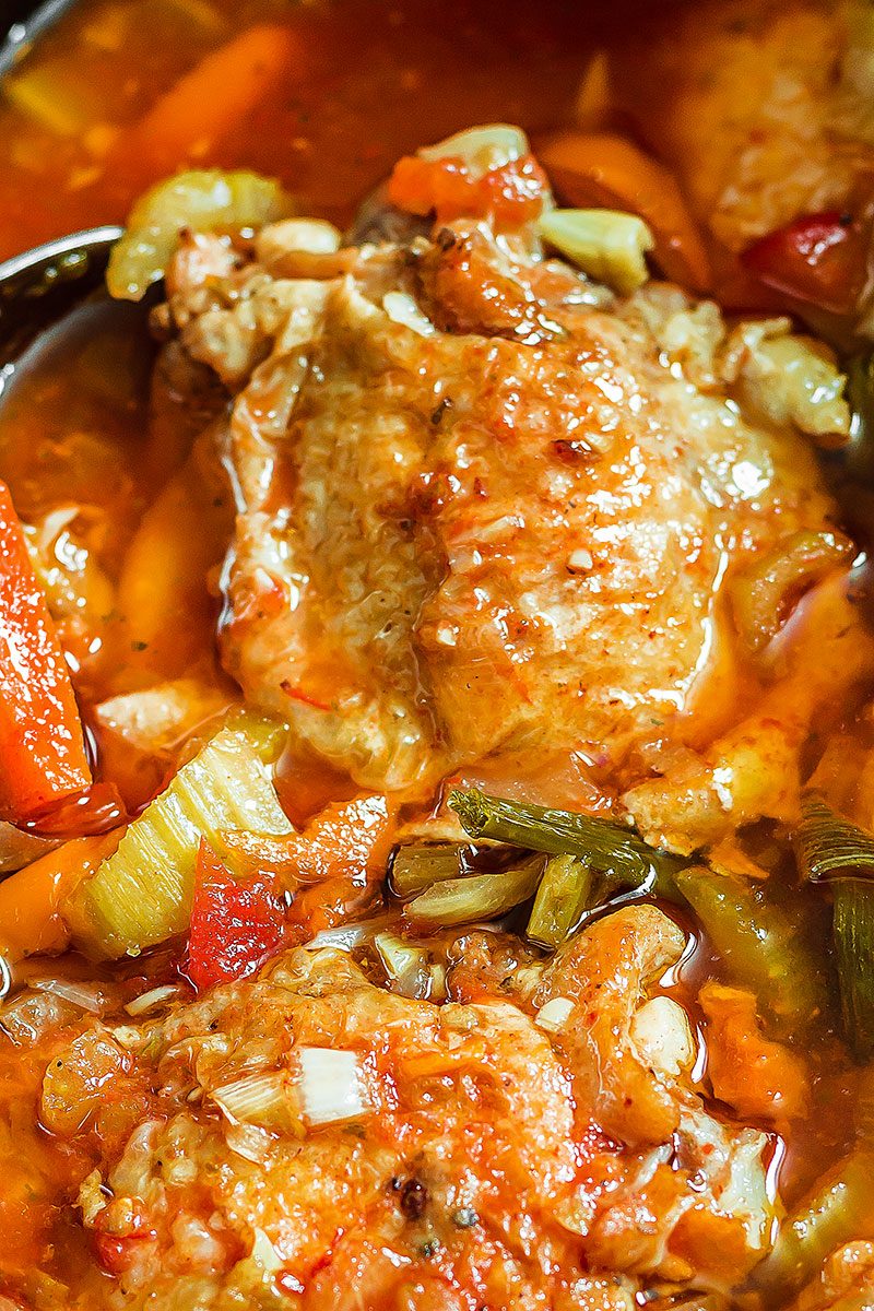 Slow Cooker Chicken with Tomatoes and Bell Peppers — SO EASY, the perfect meal to come home to after a long workday!