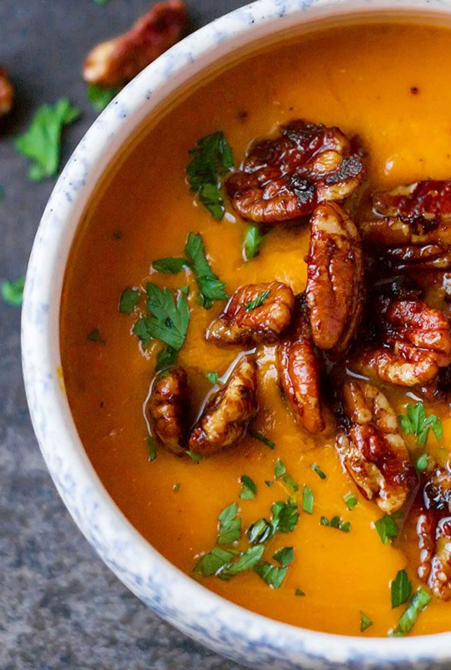Creamy Carrot Soup with Caramelized Pecans - #recipe by #eatwell101 - https://www.eatwell101.com/easy-carrot-soup-recipe