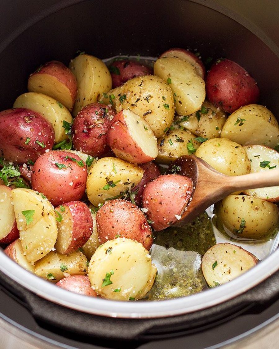 7-Minutes Instant Pot Garlic Brown Butter Potatoes - #recipe by #eatwell101 - https://www.eatwell101.com/instant-pot-potatoes-brown-butter