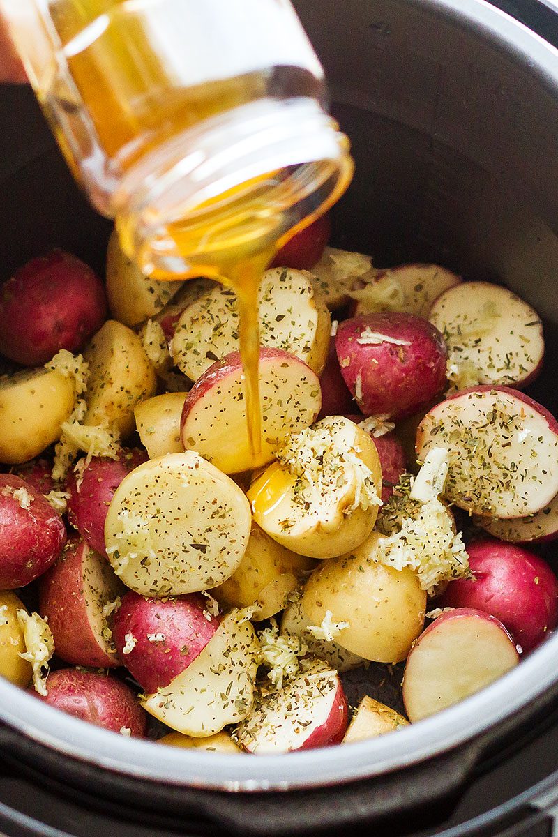 Instant Pot Garlic Brown Butter Potatoes — Ready in 7 minutes, the easiest and fastest potatoes you will ever make. So moist and flavorful!
