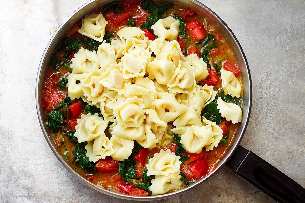 Tortellini Pasta in Garlic Spinach Tomato Sauce Tortellini Pasta