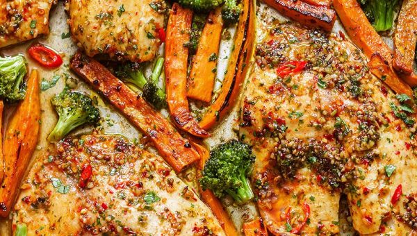 19 Super Easy Weeknight Dinners To Try This Week - #recipe by #eatwell101 - https://www.eatwell101.com/easy-weeknight-dinner-recipes