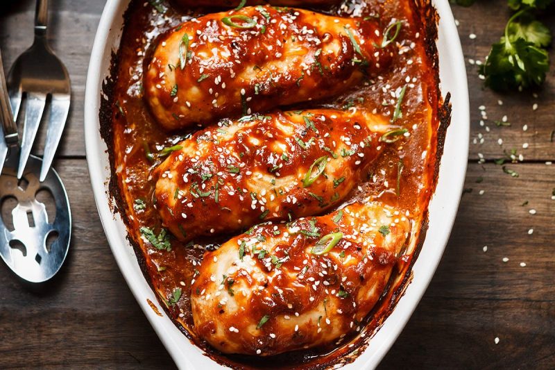 Sticky Honey-Sriracha Chicken Breasts - #recipe by #eatwell101 - https://www.eatwell101.com/oven-baked-chicken-breasts-recipe