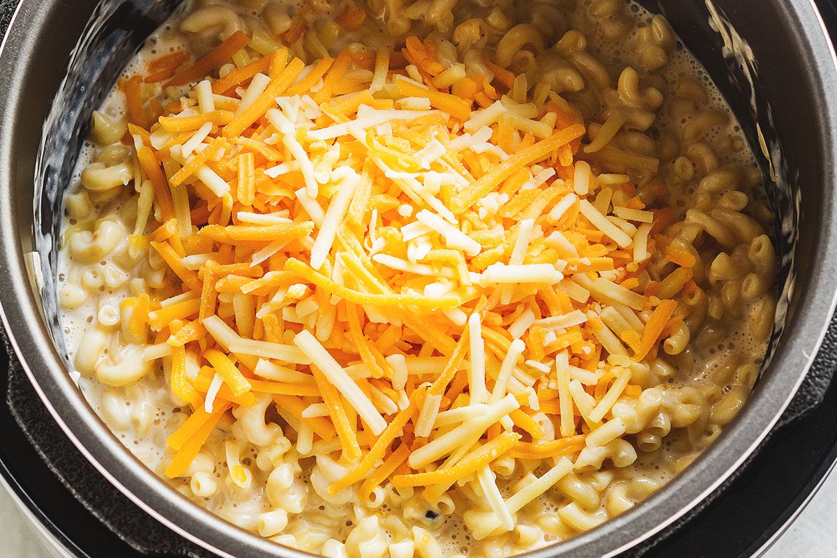 Instant Pot mac and cheese — Pure deliciousness, comfort and pleasure! Comfort food at its best for an instant dinner!