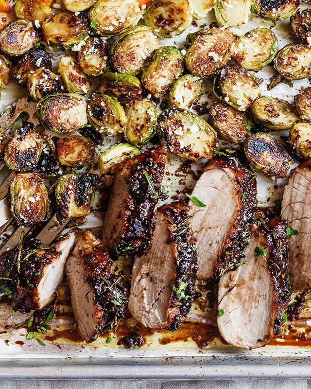 Balsamic Pork Tenderloin in Oven with Fall Veggies - #recipe by #eatwell101 - https://www.eatwell101.com/balsamic-pork-tenderloin-in-oven