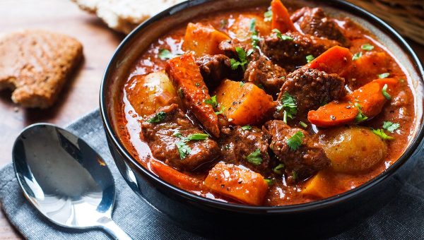 Slow Cooker Beef Stew with Butternut, Carrot and Potatoes - #recipe by #eatwell101 - https://www.eatwell101.com/slow-cooker-beef-stew-recipe