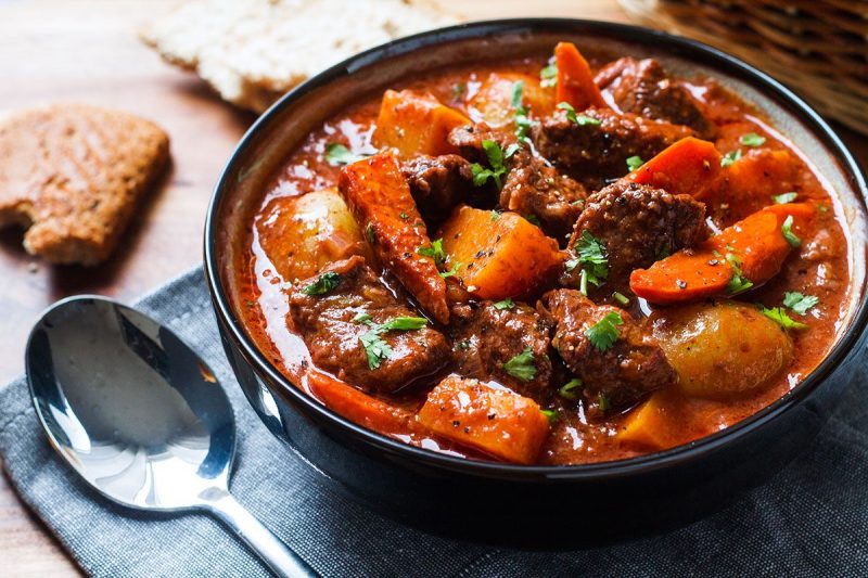 Slow Cooker Beef Stew with Butternut, Carrot and Potatoes - #recipe by #eatwell101 - https://www.eatwell101.com/slow-cooker-beef-stew-recipe