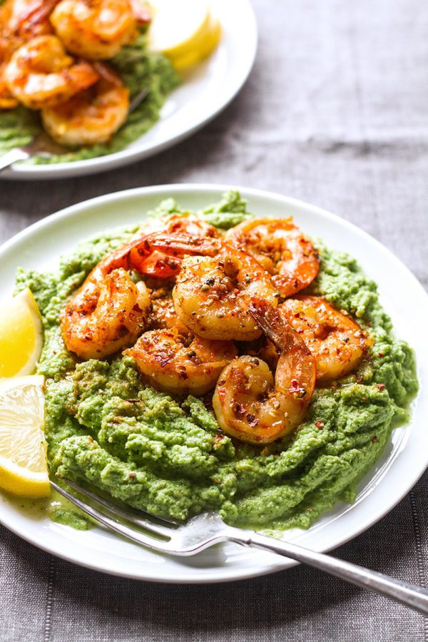 Spicy Garlic Shrimp with Broccoli Mash - #recipe by #eatwell101 - https://www.eatwell101.com/spicy-shrimp-recipe-broccoli-mash