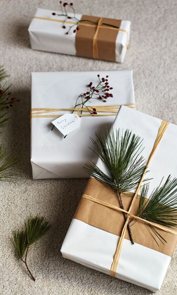 Easy Christmas Gift Wrap Idea